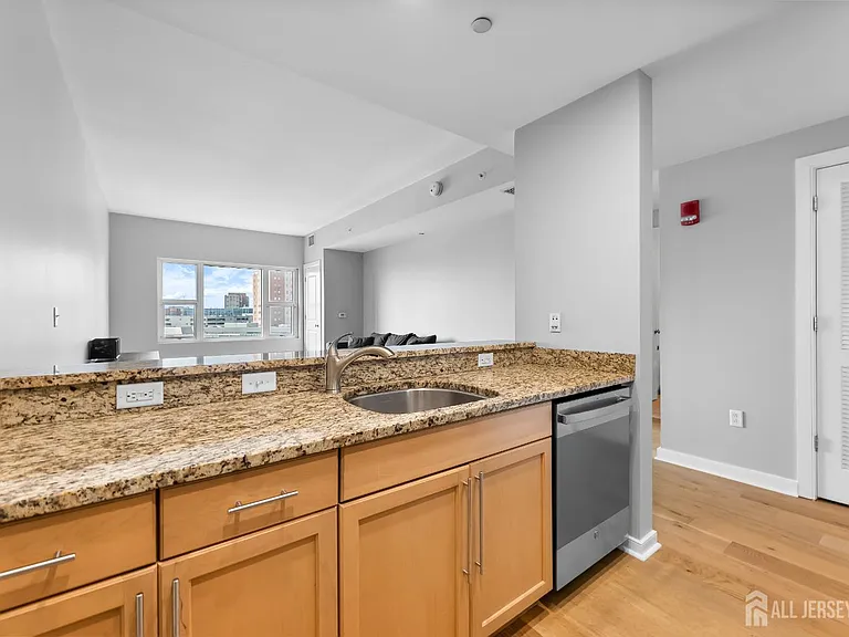 20 Livingston Ave — Photo 15