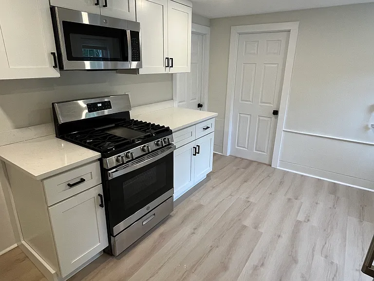 358-360 King St #B — Photo 11
