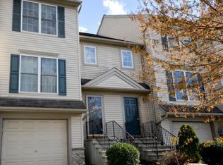 118 Banyan Circle Dr, Lancaster, PA