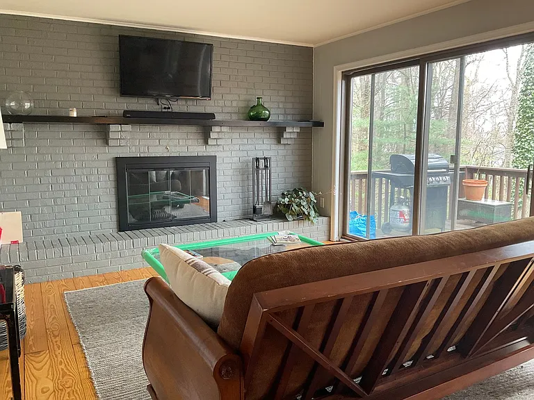 1541 Woodhaven Dr — Photo 9