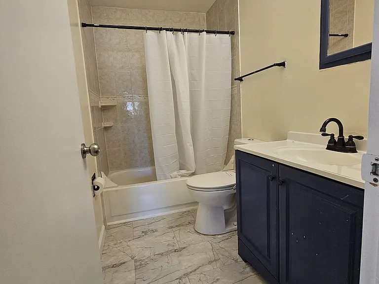 Bathroom2