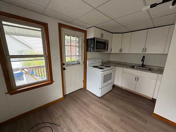4th image of 104 E Breaker St #1