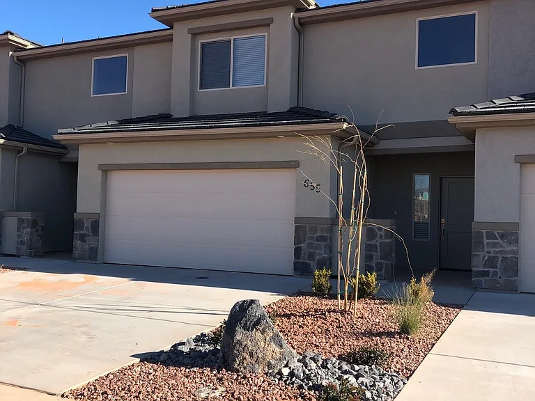 655 S Malorie Way — Photo 1