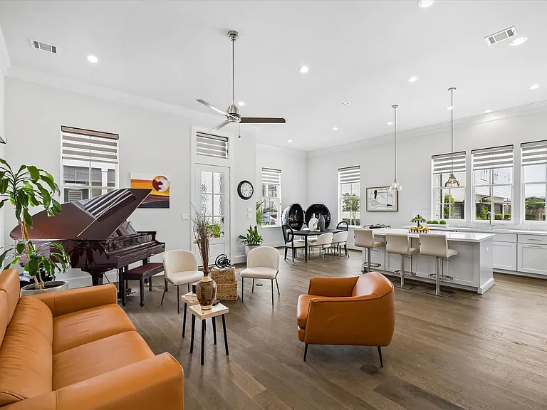 8741 Park Kolbe Ln — Photo 6