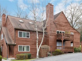 303 Ridgetop Ln, Brewster, NY 10509