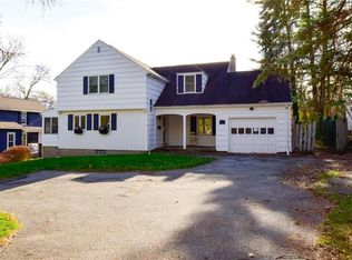 17 W Jefferson Rd, Pittsford, NY 14534