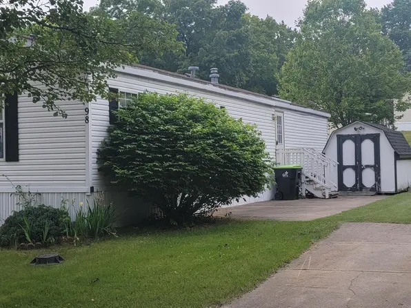 1133 Yeomans St #98, Ionia, MI 48846