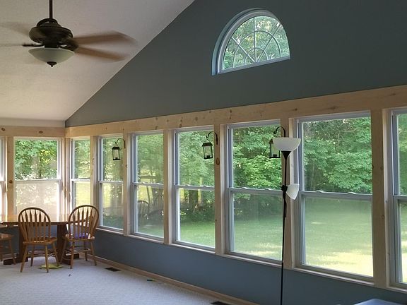 Sun room with great views 