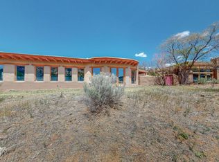 48 Camino Valle #B, Santa Fe, NM 87508