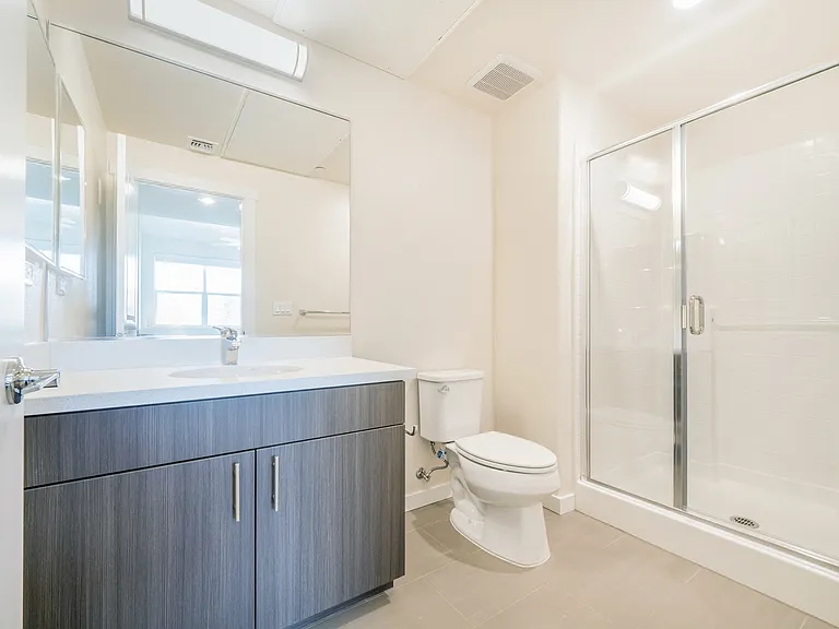 HUB APARTMENTS — Photo 15