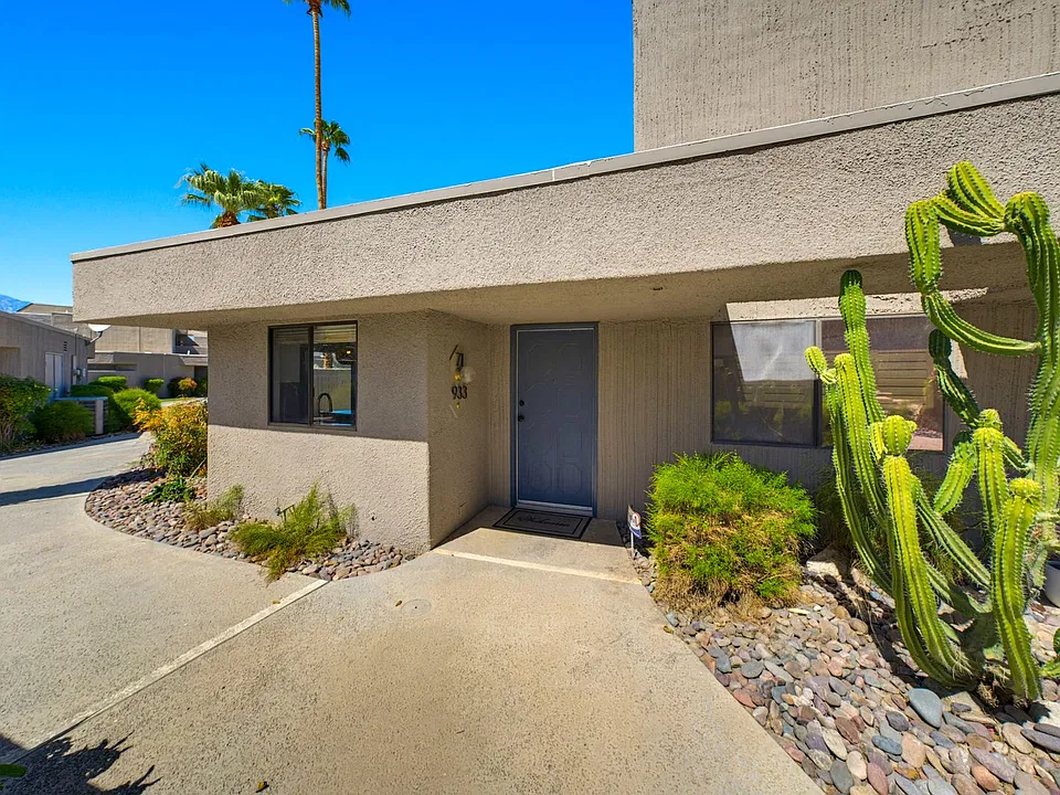 71933 Eleanora Ln