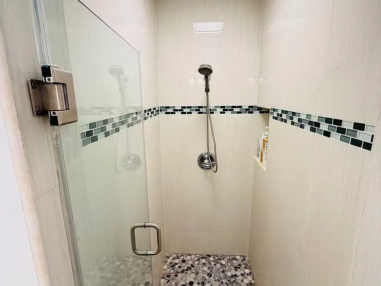 717 Carmelita Pl — Photo 5