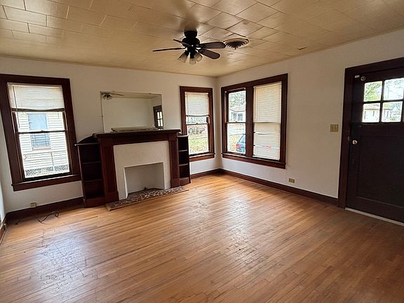 2nd image of 3257 Wagner St