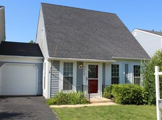 29W438 Tanglewood Ln, Warrenville, IL