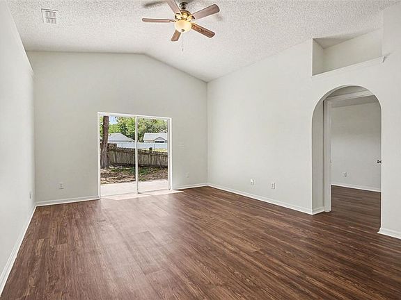 3rd image of 700 Kenmoore Ct