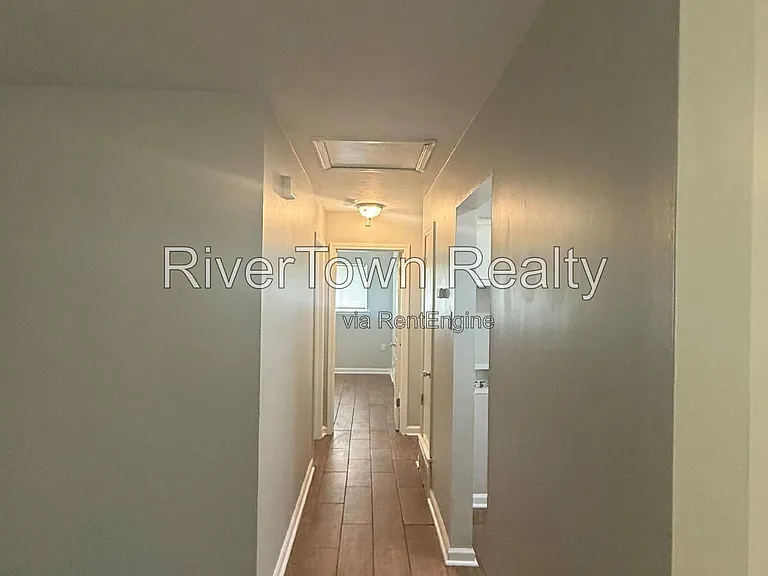 2451 Debby Cv — Photo 10