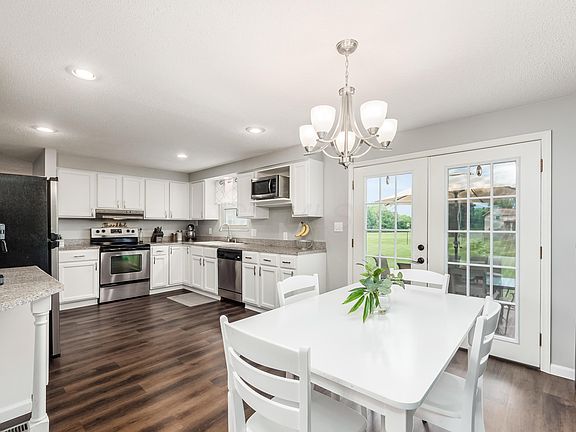 4th image of 209 Dellfield Ln