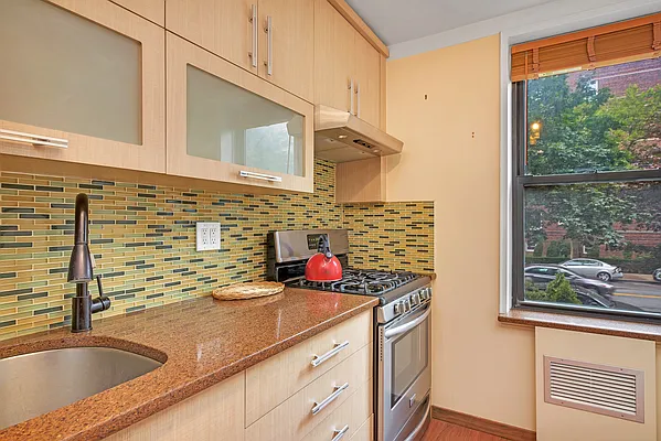 Sold by Ilite Realty Inc | media 27