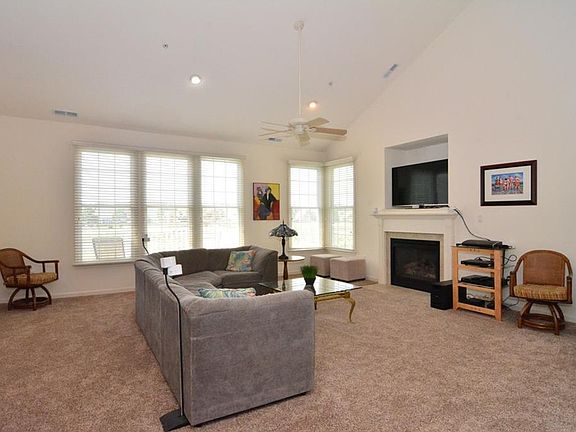 5th image of 116D Willow Oak Ave