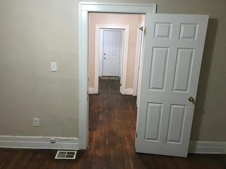 5240 S Clarendon St #5240 — Photo 12