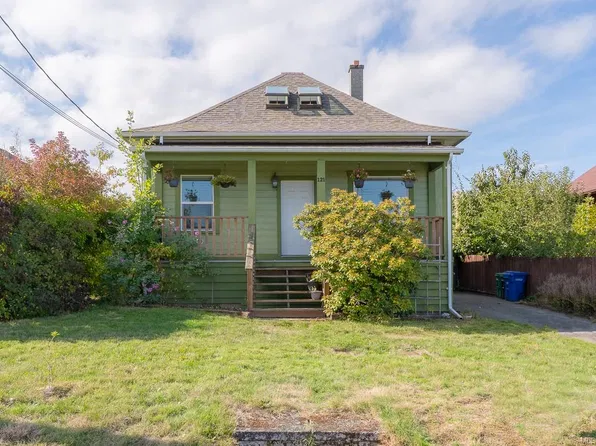 121 Harvey St, Nanaimo, BC V9R 3W5