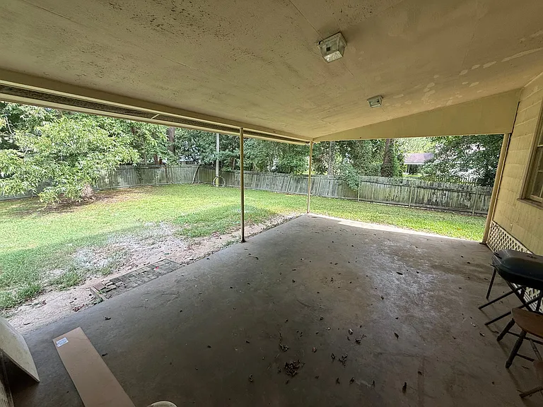 210 N Steele Ave #A — Photo 14