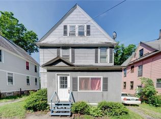 36 S Main St, Winsted, CT 06098