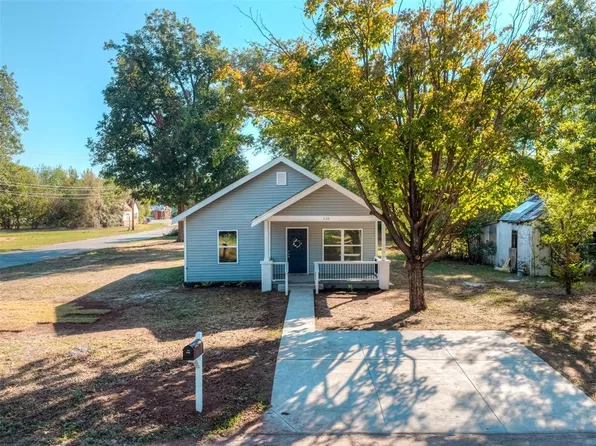 628 N 10th St, Chickasha, OK 73018