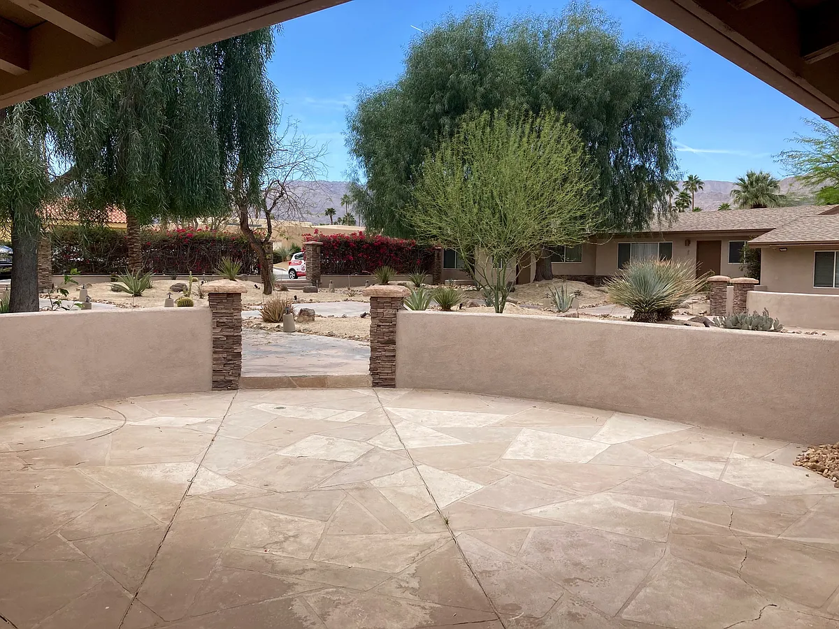 Building Photo - 73922 Shadow Mountain Dr #7