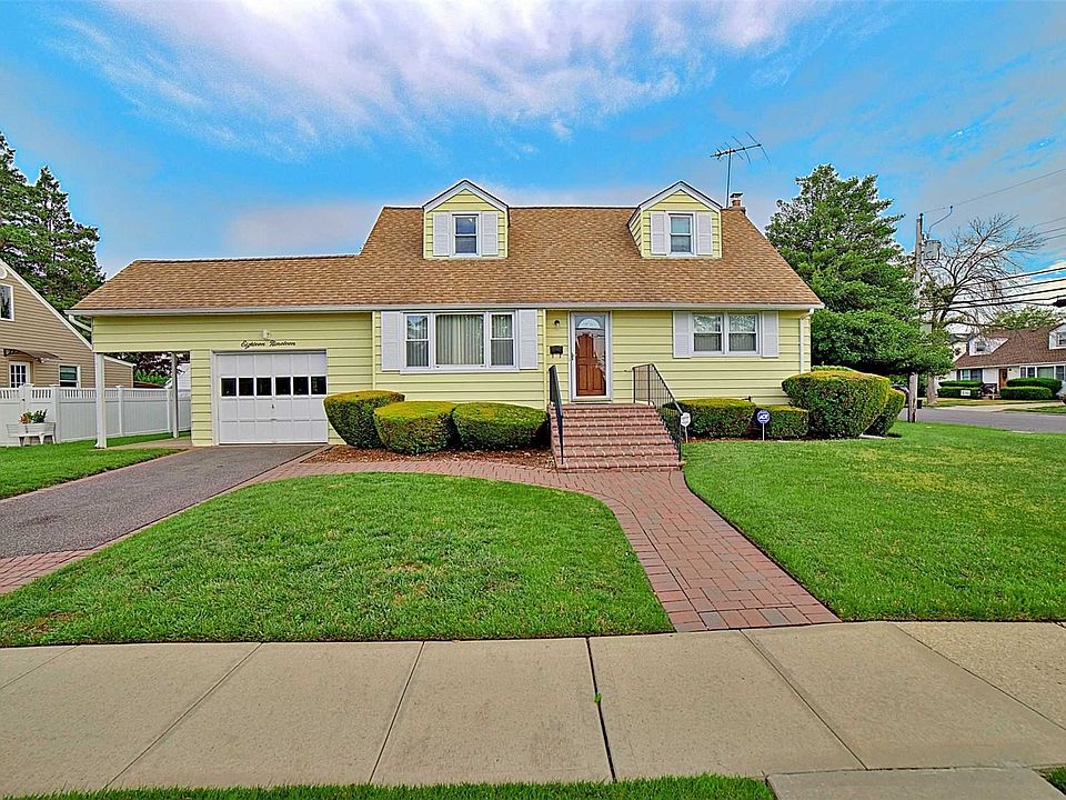 1st image of 1819 Aaron Ave