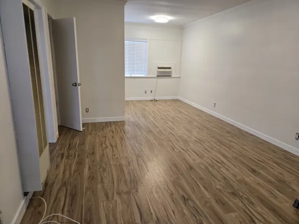 11303 Collins St #1103, North Hollywood, CA 91601