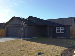 3166 SW Evergreen Ave, Redmond, OR 97756