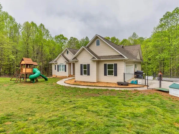 6916 County Line Rd, Lula, GA 30554
