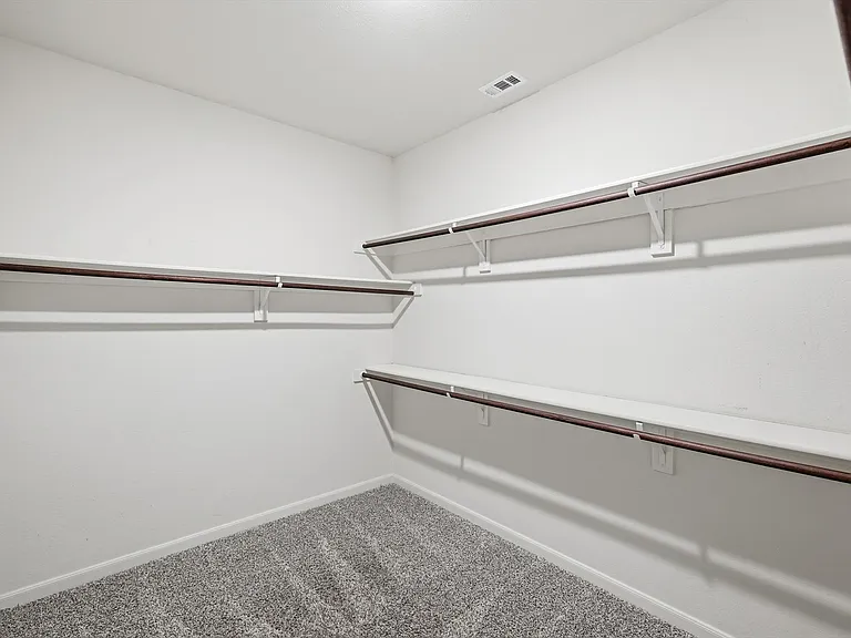 2105 Yarbrough Dr — Photo 26