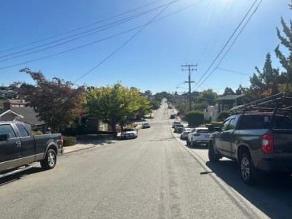 Exterior Neighborhood (street photo)