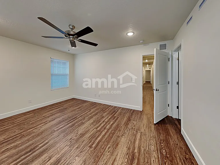 11031 S Kitty Hawk Rd — Photo 9