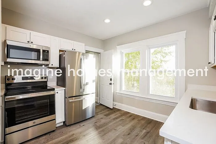3019 W 11th St #2 — Photo 7