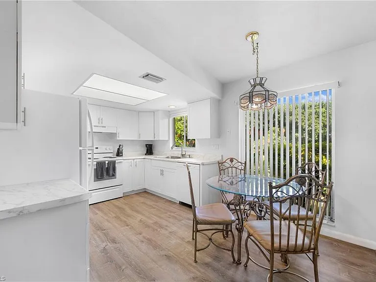 849 Palm View Dr #28 — Photo 7