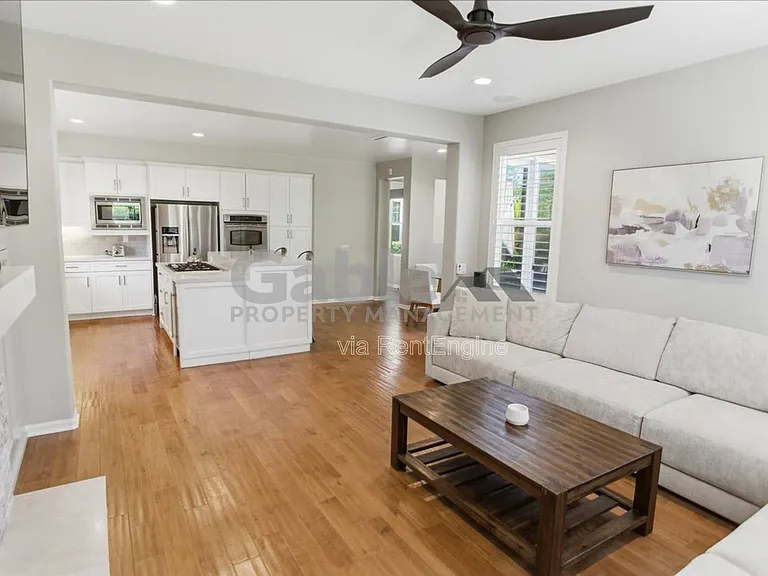 26882 Greenleaf Ct — Photo 10