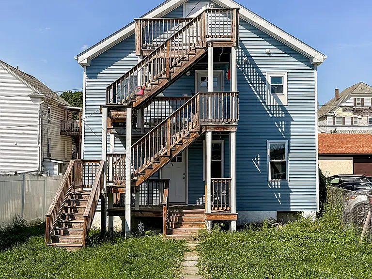 305 Willow St #R — Photo 1