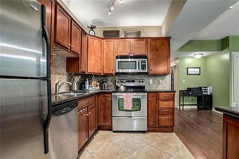 2nd image of 200 E 43rd St APT 205