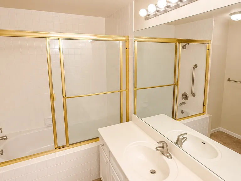 26 Stratford Hall Cir — Photo 4