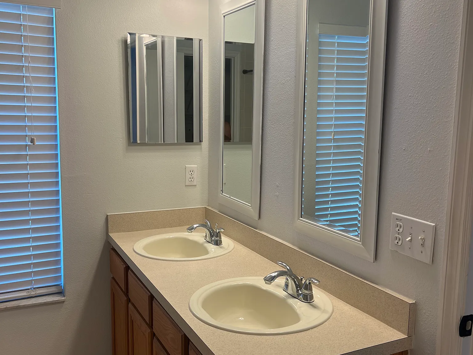 3 bed, 1452 sqft, $1,000 — Photo 4