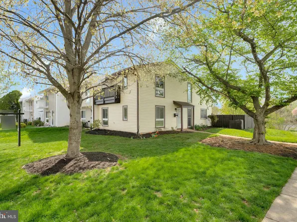 238 Greenfield Ct, Sterling, VA 20164