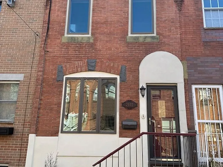2441 S Woodstock St — Photo 1