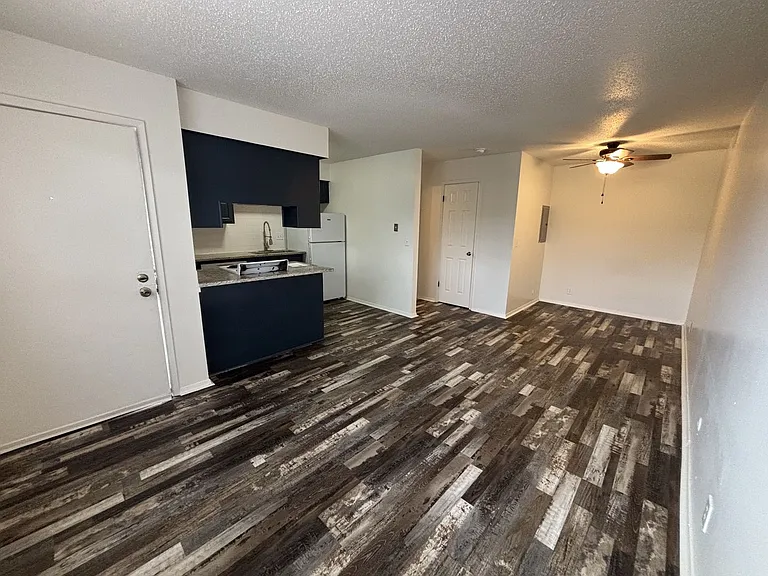 2759 N Amidon Ave — Photo 1