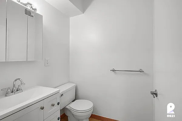 Rented by REZI | media 20