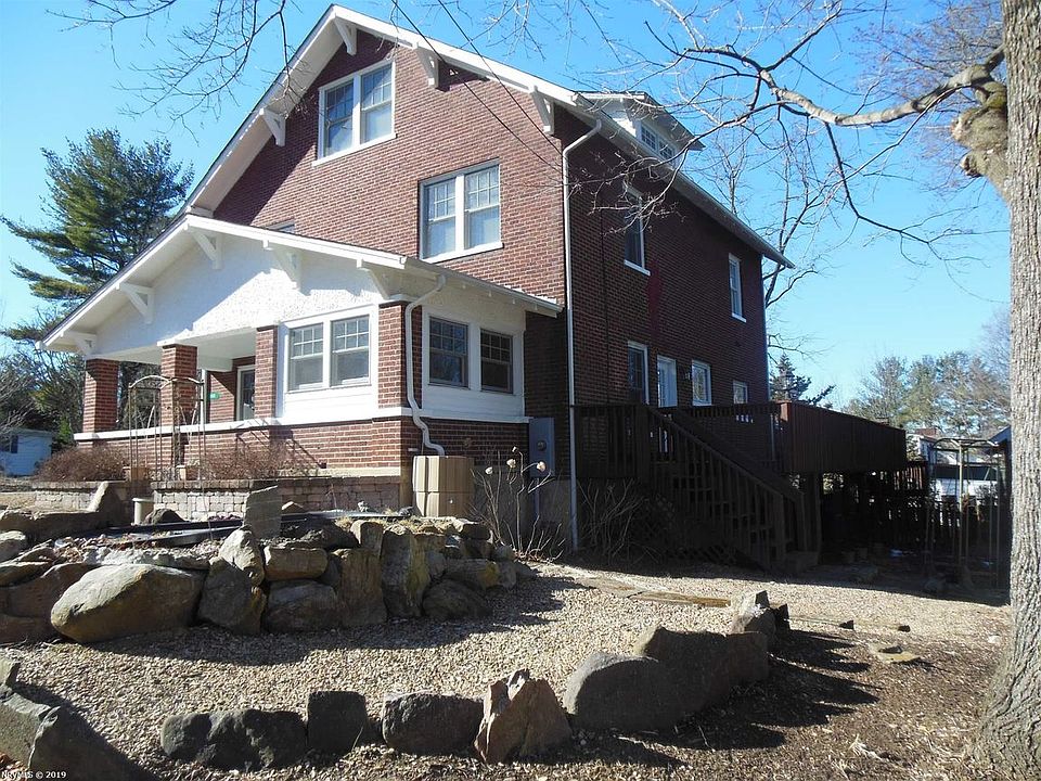 1st image of 108 Eakin St SW