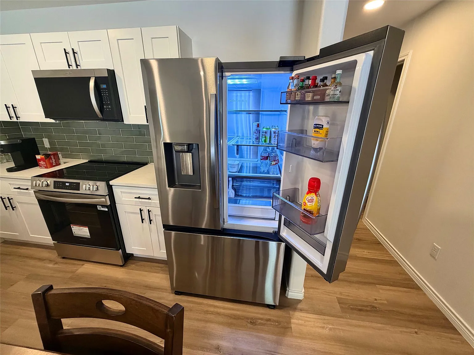 3 bed, 1.0 bath, 1088 sqft, $1,700 — Photo 4