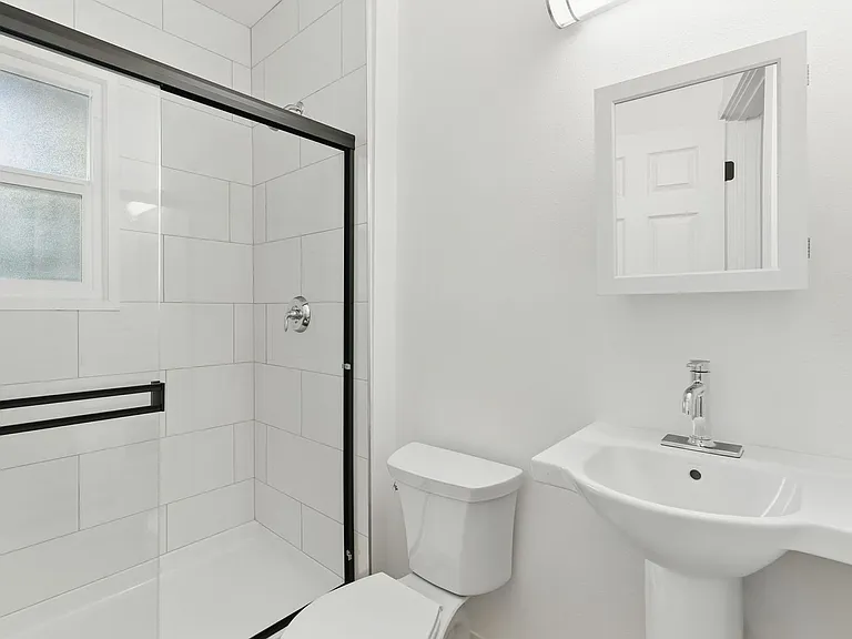 Cambridge Court Apartments — Photo 25